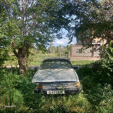 фильтр замена: Руль Audi 1981 г., Б/у — 3