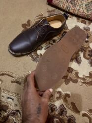 Ayaqqabılar: Turkiyeden 4000 tl ye alinib, razmer duz gelmediyi ucun satilir, cemi — 4