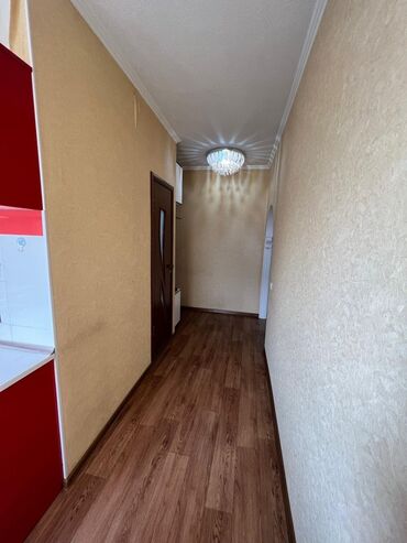 квартиры по суточно мкр: 1 бөлмө, 35 кв. м, 105-серия, 4 кабат, Евроремонт
