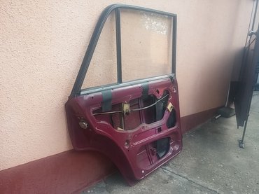 Auto delovi: Vrata zadnja leva Lada 2105,2107 Riva u bordo boji. Vrata su ocuvana — 6