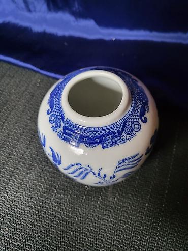 Vaze i saksije: Vaza nova Blue Willow,porcelanska 1950g+. Porcelanska nova,holandska — 2