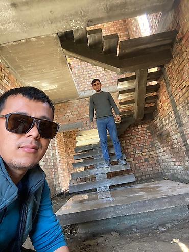 Бетонные лестницы: Сложная на бетонной лестнице винтовой Ная Подъездная обычный хайтек — 2