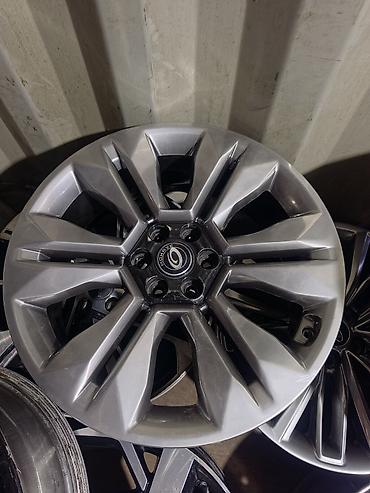 Диски: Литой автомобильный диск Work Wheels (логотип W) - Материал — 1