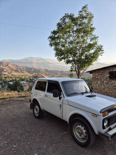 ВАЗ (ЛАДА): ВАЗ (ЛАДА) 4x4 Нива: 2005 г., 1.7 л, Механика, Бензин, Внедорожник at lalafo.kg — 6 ВАЗ (ЛАДА): ВАЗ (ЛАДА) 4x4 Нива: 2005 г., 1.7 л, Механика, Бензин, Внедорожник — 6