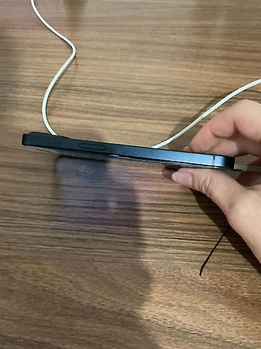 iphone 11 elde: IPhone 13, 128 GB, Midnight, Face ID, Qırıq, Simsiz şarj — 5
