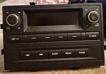 Avtomobil üçün orijinal multimedia/radio başlığı. Xüsusiyyətlər: - Ön