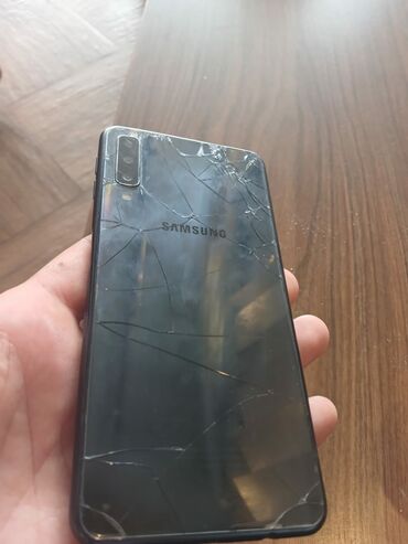 Samsung Galaxy A7, 64 GB, rəng - Qara, Qırıq