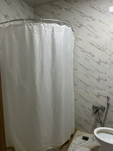 Otaqların uzunmüddətli kirayəsi: Kirayə otaq – tam mebelli - İşıqlı və geniş otaq: böyük pəncərə — 9