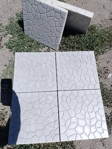 Тротуарная плитка: Комплект тротуарной плитки, состоящий из элементов двух разных форм и — 10