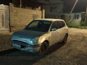 Транспорт: Toyota Дуэт: 2000 г., 1 л, Автомат, Бензин, Бус