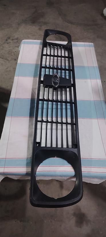 maşın ucun led işıqlar: VAZ/Lada Niva üçün ön radiator barmaqlığı (reşotka). Qara rəngli — 2