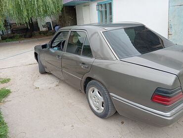 купить мерседес спринтер в европе: Mercedes-Benz W124: 1994 г., 2.2 л, Механика, Бензин, Седан