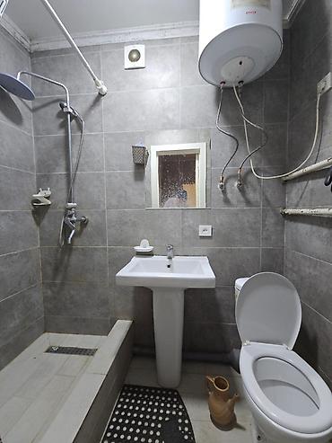 Продажа квартир: 2 комнаты, 42 м², Ошский рынок / базар Индивидуалка, 4 этаж, Косметический ремонт — 2