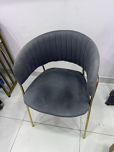 kürsü masası: Velvet kürsü – qızılı metal ayaqlı, yarımdairə arxa dayaqlı model - — 4