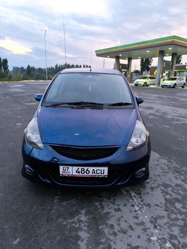 жалал абад машина базары: Honda Fit: 2003 г., 1.3 л, Автомат, Бензин, Хетчбек