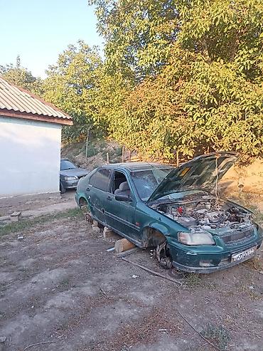 портер 2 2017: Honda Civic седан (примерно 1996–2000, зелёный), разбор на запчасти — 1