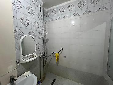 Продажа квартир: 4 комнаты, 90 м², 12 мкр 106 серия, 1 этаж, Требуется ремонт — 8