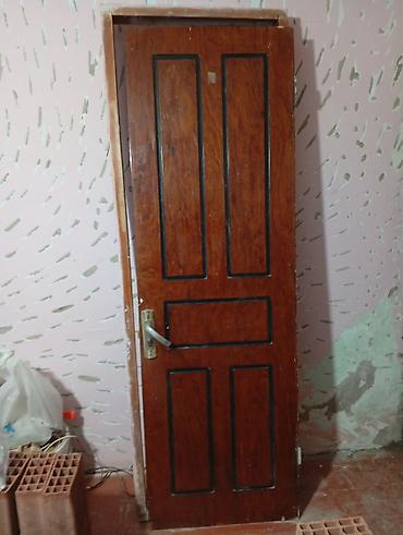 sabun qabi: Taxta otaq qapısı - Material: ağac, tünd qəhvəyi şpon fakturalı səth — 1