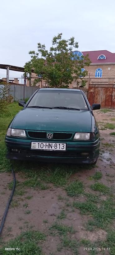 mercedes 160 a: Volkswagen Polo: 1.8 l | 1995 il Sedan — 1
