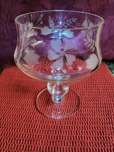 Ostalo posuđe: Casa nova velika kristalna sa gravurom,rucni rad. ceska 70te za na lalafo.rs — 2 Ostalo posuđe: Casa nova velika kristalna sa gravurom,rucni rad. ceska 70te za — 2