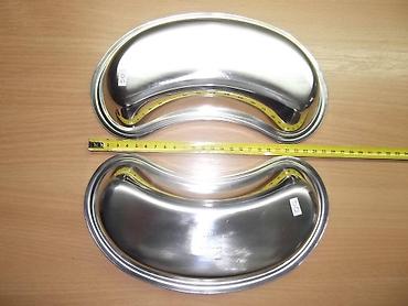 Medicinska oprema: Špric 100 ml za pretakanje ispiranje. Može i za druge namene . Kao — 14