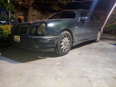 Mercedes-Benz: Mercedes-Benz E-Class: 2.2 l | 1997 il Sedan