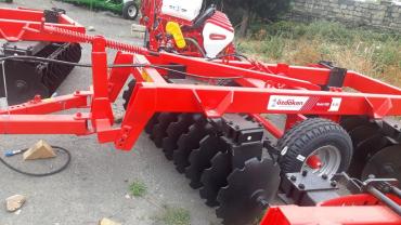 Traktorlar: Diskli Mala. 20 diskli. 61 sm disk ölçüləri. Türkiyənin çox