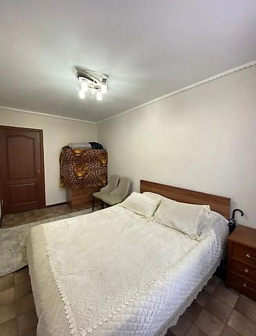 flat osh: 3 комнаты, 58 м², 4 мкр 4 этаж — 2