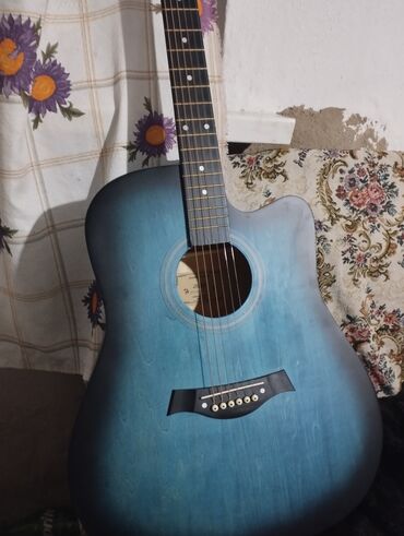 рубль сатам: Продаю гитару абсолютна новый 41 размера с чехлом 4500 доставка есть