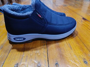 Botinkalar: Xanımlar üçün təzə isti ayaqqab .Real alıcılar zəng etsin.Təzədir — 2