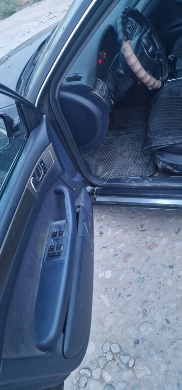 Audi: Audi A6: 2002 г., 2 л, Механика, Бензин, Седан
