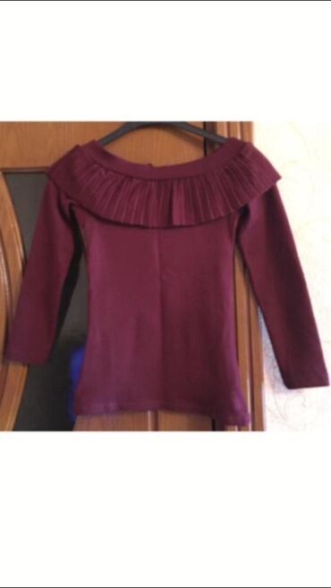 Köynək və bluzalar: Qadın geyimləri dəsti – 4 ədəd bluz/sviter Her biri 4 manatdır — 3