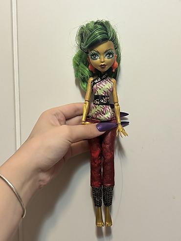 Monster High temalı kolleksiya kuklası. Xüsusiyyətlər: - Yaşıl-qara lalafo.az -da Monster High temalı kolleksiya kuklası. Xüsusiyyətlər: - Yaşıl-qara