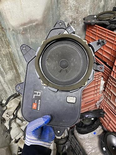 Автомобильный динамик JBL в штатном корпусе, маркировка FL. На