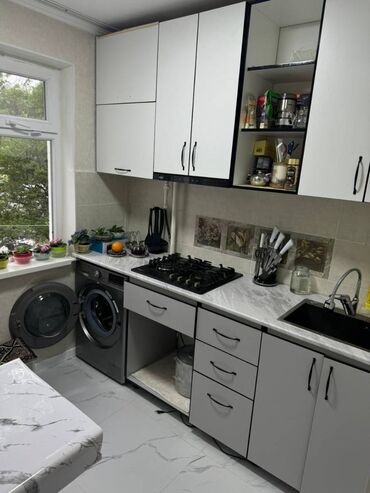 продается 3 комнатная квартира политех: 2 комнаты, 105 м², 104 серия, 2 этаж, Евроремонт