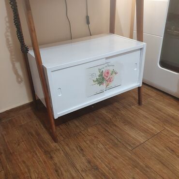 Komode: Retro komoda,prelepa kao nova,ocuvana.Restaurirana u kućnoj na lalafo.rs — 5 Komode: Retro komoda,prelepa kao nova,ocuvana.Restaurirana u kućnoj — 5