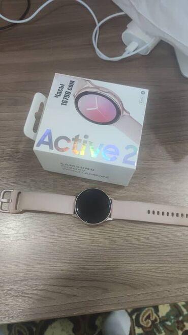 Продам Samsung Galaxy Watch active 2 в идеальном состоянии. Цвет Pink