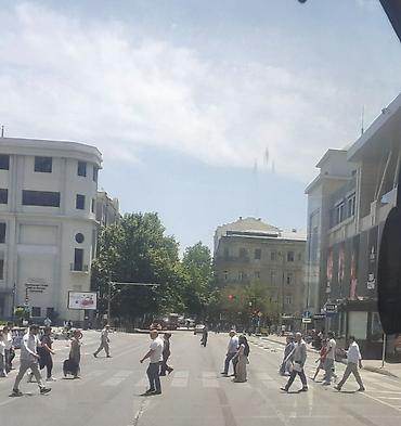 ferma is: В центре города рядом с Центр банком За 28 Молл, Консерваторией — 3