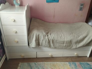 детские вещи мебель: Oğlan və qız üçün, İşlənmiş, Beşik, Matras ilə, Yellənmə mexanizm ilə