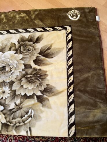 Yorğanlar, adyallar: İşlənmiş Böyüklər üçün İki nəfərlik Qış üçün Yorğan, Ünvandan götürmə — 4