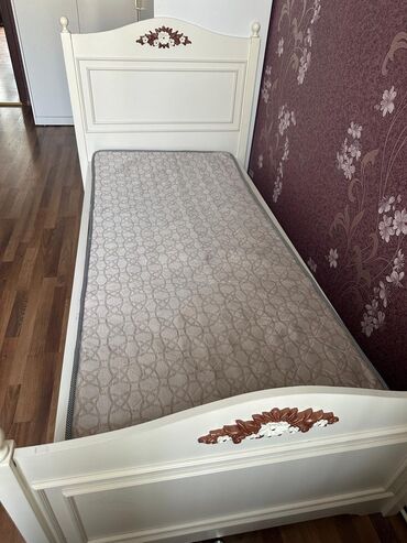 Digər mebel: Ayla91.Çarpayi 100/200 olcude Bazalidir Qiymet 200 man Tecili kocle