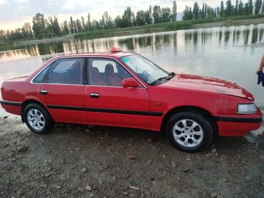 Mazda: Mazda 626: 1988 г., 2.1 л, Механика, Бензин, Седан