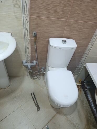 Çanaq üçün kranlar: Sanitar avadanlıq komplekti – hamam/tualet üçün Tərkib: - Kompakt