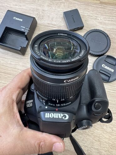 Fotokameralar: Canon EOS 4000D rəqəmsal güzgülü kamera, 18-55 mm EF-S obyektiv və
