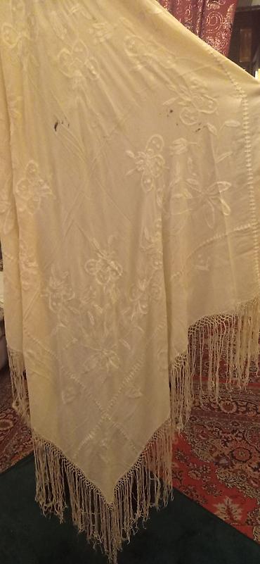bas: Gədimi 100 ilin kəlagaisi bir neçə yerdə suzuyu var giymət — 1
