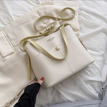 сумочка для девочек: Красивая сумочка,отличного качества .Производство Турция
