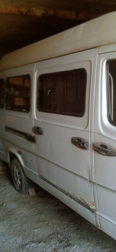 кухня на колесах: Автобус