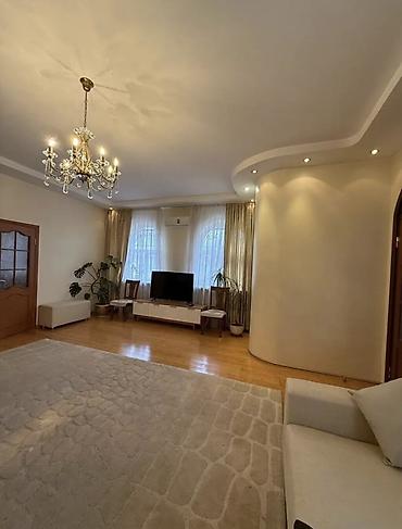 Долгосрочная аренда домов: 210 м², 8 комнат — 6