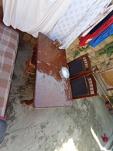 Mətbəx üçün, İşlənmiş, Açılmayan, Dördbucaq masa, 2 stul