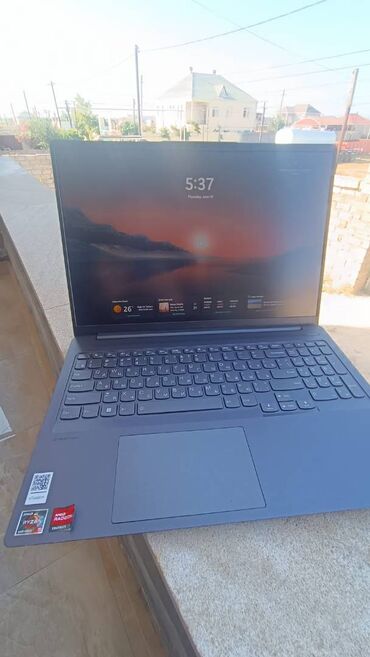 radio maqnitafon: İşlənmiş Lenovo IdeaPad, 16 ", AMD Ryzen 7, 512 GB